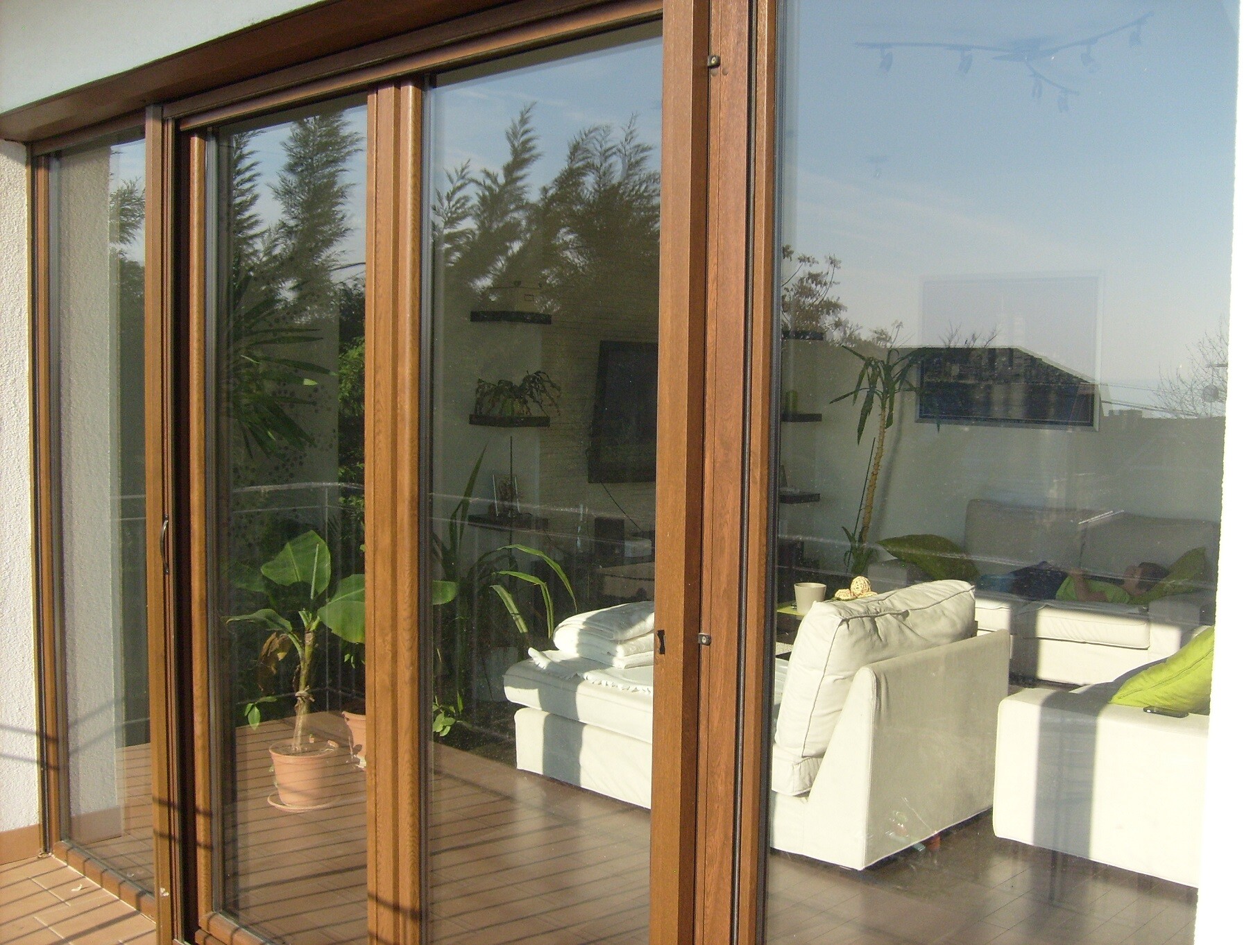 ref-10-glass-surface.jpg